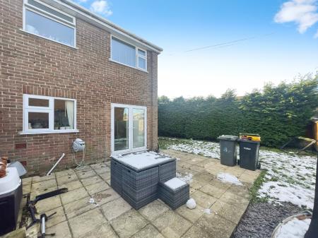 3 bedroom End of terrace house for sale in Valeside Gardens, Nottingham, NG4