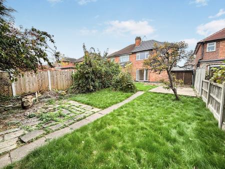 3 bedroom Semi-detached house to let in Hollinwell Avenue, Wollaton, Nottingham, NG8
