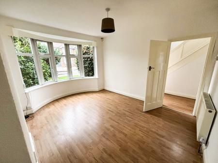 3 bedroom Semi-detached house to let in Hollinwell Avenue, Wollaton, Nottingham, NG8