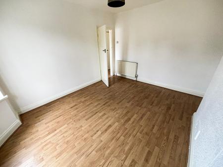 3 bedroom Semi-detached house to let in Hollinwell Avenue, Wollaton, Nottingham, NG8