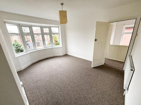 3 bedroom Semi-detached house to let in Hollinwell Avenue, Wollaton, Nottingham, NG8