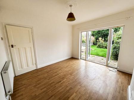 3 bedroom Semi-detached house to let in Hollinwell Avenue, Wollaton, Nottingham, NG8