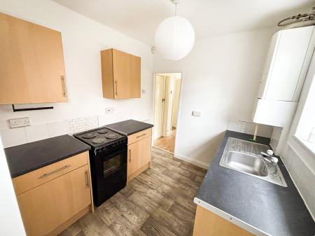 3 bedroom Semi-detached house to let in Hollinwell Avenue, Wollaton, Nottingham, NG8