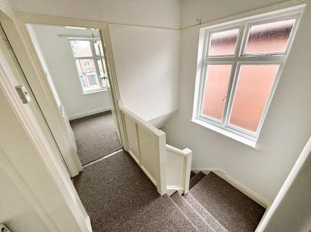 3 bedroom Semi-detached house to let in Hollinwell Avenue, Wollaton, Nottingham, NG8