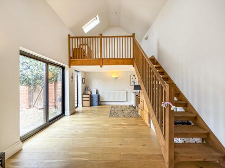 4 bedroom Detached house to let in Main Street, Newark-on-Trent, NG23