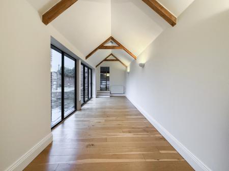 4 bedroom Detached house to let in Main Street, Newark-on-Trent, NG23