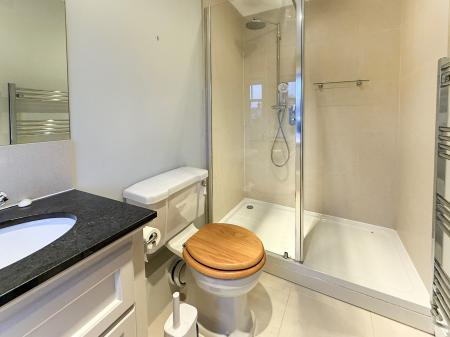 4 bedroom Detached house to let in Main Street, Newark-on-Trent, NG23