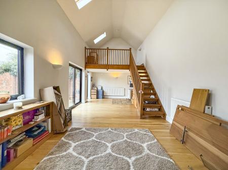 4 bedroom Detached house to let in Main Street, Newark-on-Trent, NG23