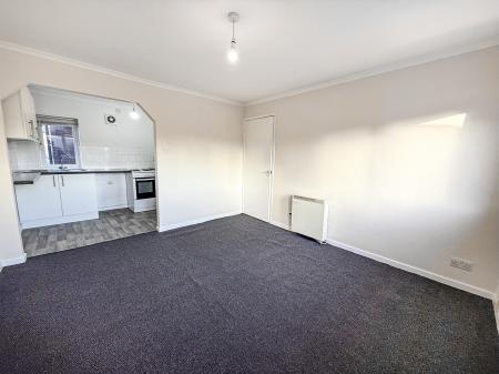 1 bedroom Flat to let in May Court, Carrington, NG5