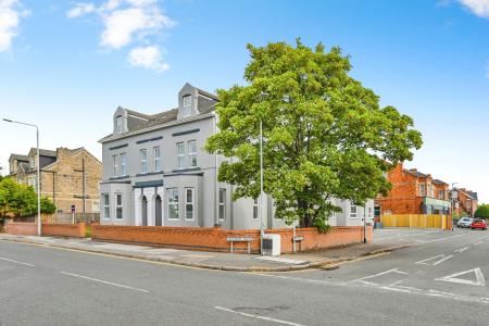 1 bedroom Flat to let in Meadow Road, Beeston, NG9