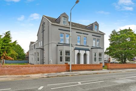 1 bedroom Flat to let in Meadow Road, Beeston, NG9