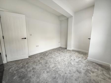 1 bedroom Flat to let in Meadow Road, Beeston, NG9