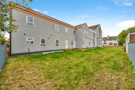 1 bedroom Flat to let in Meadow Road, Beeston, NG9