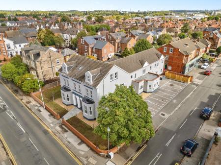 2 bedroom Flat to let in Meadow Road, Beeston, NG9