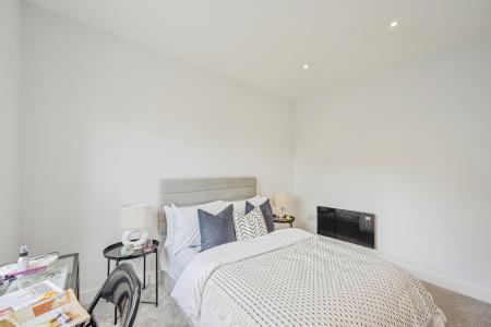 2 bedroom Flat to let in Meadow Road, Beeston, NG9