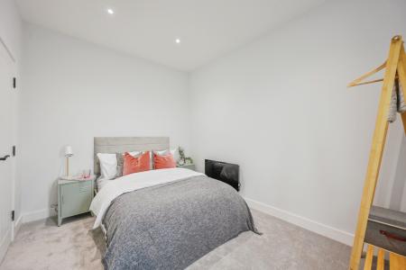 2 bedroom Flat to let in Meadow Road, Beeston, NG9