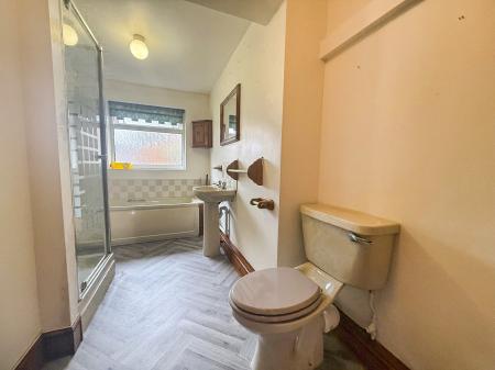 3 bedroom Semi-detached house to let in Mottram Street, Beeston, NG9