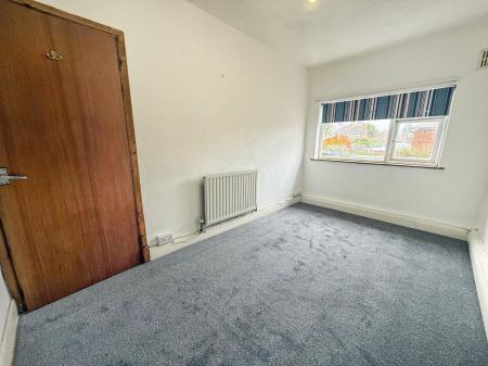 3 bedroom Semi-detached house to let in Mottram Street, Beeston, NG9