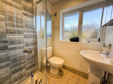 1 bedroom House share to let in Springwood Gardens, Woodthorpe, NG5