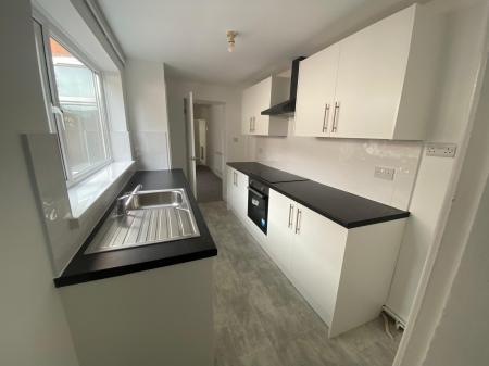 2 bedroom Terraced House to let in Warwick Street, Dunkirk, Nottingham, NG7