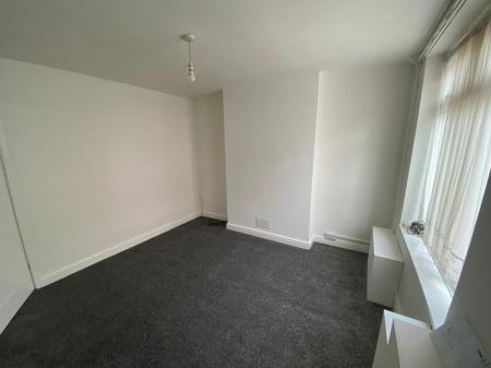 2 bedroom Terraced House to let in Warwick Street, Dunkirk, Nottingham, NG7