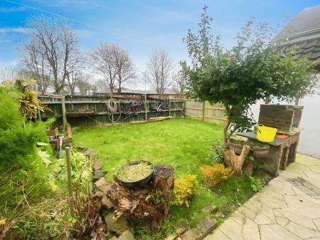 3 bedroom Cottage to let in Main Road, Nottingham, Watnall, NG16