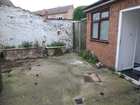 3 bedroom Cottage to let in East Street, Gotham, NG11