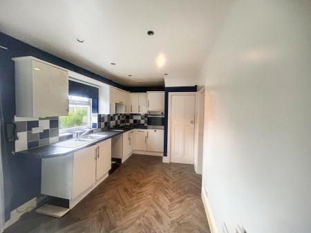 3 bedroom Semi-detached house to let in Rosecroft Drive, Daybrook, Nottingham, NG5