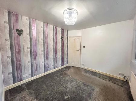 3 bedroom Semi-detached house to let in Rosecroft Drive, Daybrook, Nottingham, NG5