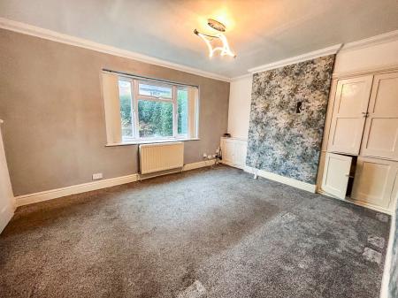 3 bedroom Semi-detached house to let in Rosecroft Drive, Daybrook, Nottingham, NG5