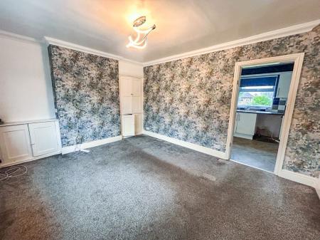 3 bedroom Semi-detached house to let in Rosecroft Drive, Daybrook, Nottingham, NG5