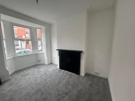 3 bedroom Terraced House to let in Burford Road, Nottingham, Forest Fields, NG7