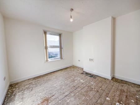 2 bedroom Flat to let in Fox Grove, Basford, Nottingham, NG5