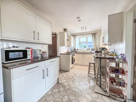 2 bedroom Flat to let in Broadgate, Beeston, NG9