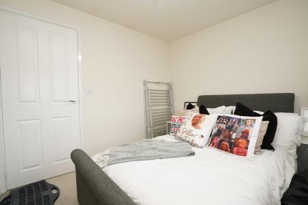 3 bedroom Semi-detached house for sale in Inger Drive,, Gedling, NG4