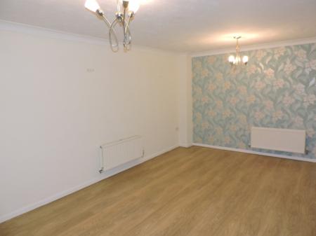 2 bedroom Flat to let in Edison Way, Arnold, NG5