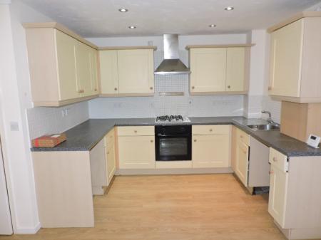 2 bedroom Flat to let in Edison Way, Arnold, NG5