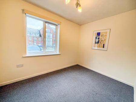 2 bedroom Flat to let in Edison Way, Arnold, NG5