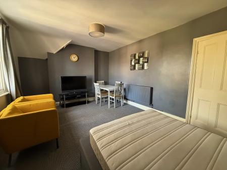 1 bedroom Studio flat to let in Tavistock Drive, Mapperley, Nottingham, NG3