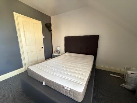 1 bedroom Studio flat to let in Tavistock Drive, Mapperley, Nottingham, NG3