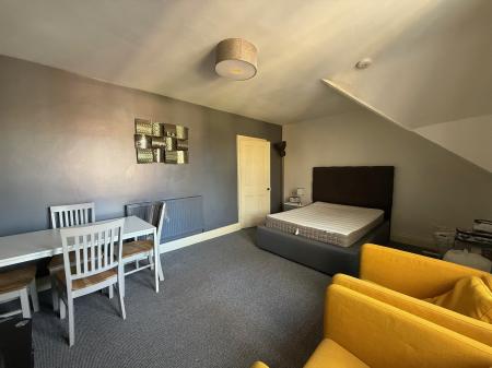 1 bedroom Studio flat to let in Tavistock Drive, Mapperley, Nottingham, NG3