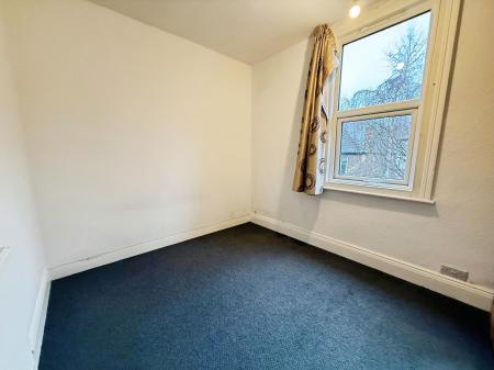 1 bedroom Flat to let in Tavistock Avenue, Nottingham, NG3