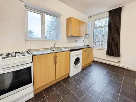 1 bedroom Flat to let in Tavistock Avenue, Nottingham, NG3