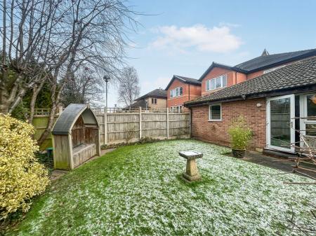 2 bedroom Bungalow for sale in Birch Walk, Sherwood Nottingham, NG5