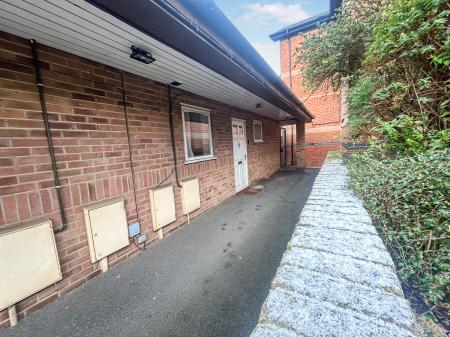 2 bedroom Bungalow for sale in Birch Walk, Sherwood Nottingham, NG5