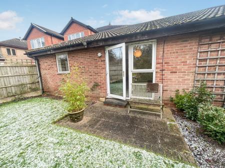 2 bedroom Bungalow for sale in Birch Walk, Sherwood Nottingham, NG5