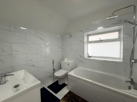 2 bedroom Flat to let in Rosecroft Drive, Nottinghamshire, Daybrook, Nottingham, NG5