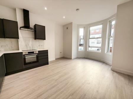 2 bedroom Flat to let in Meadow Road, Beeston, NG9