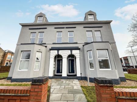 2 bedroom Flat to let in Meadow Road, Beeston, NG9