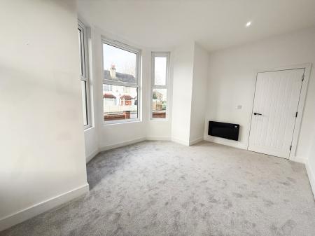 2 bedroom Flat to let in Meadow Road, Beeston, NG9